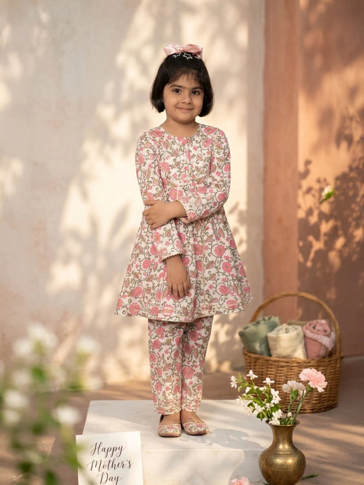 Cotton suit for girls
