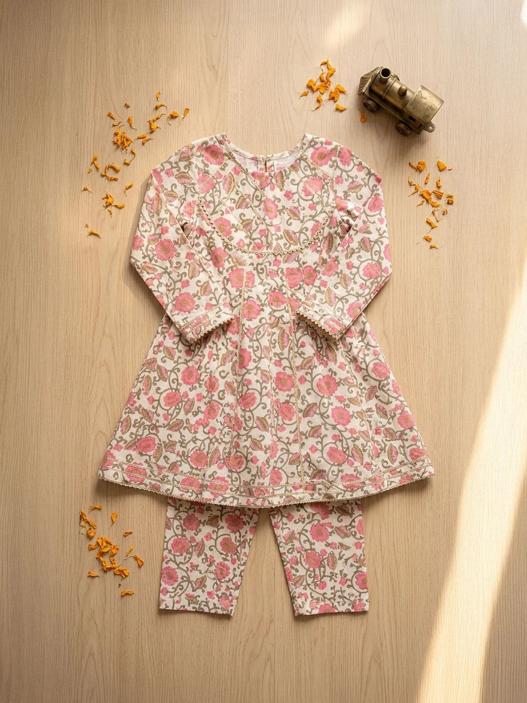 Cotton suit for girls