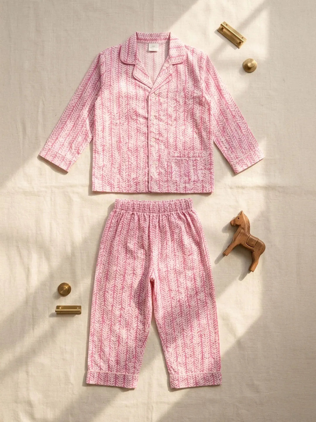 Pure cotton red-and-white night suit girls
