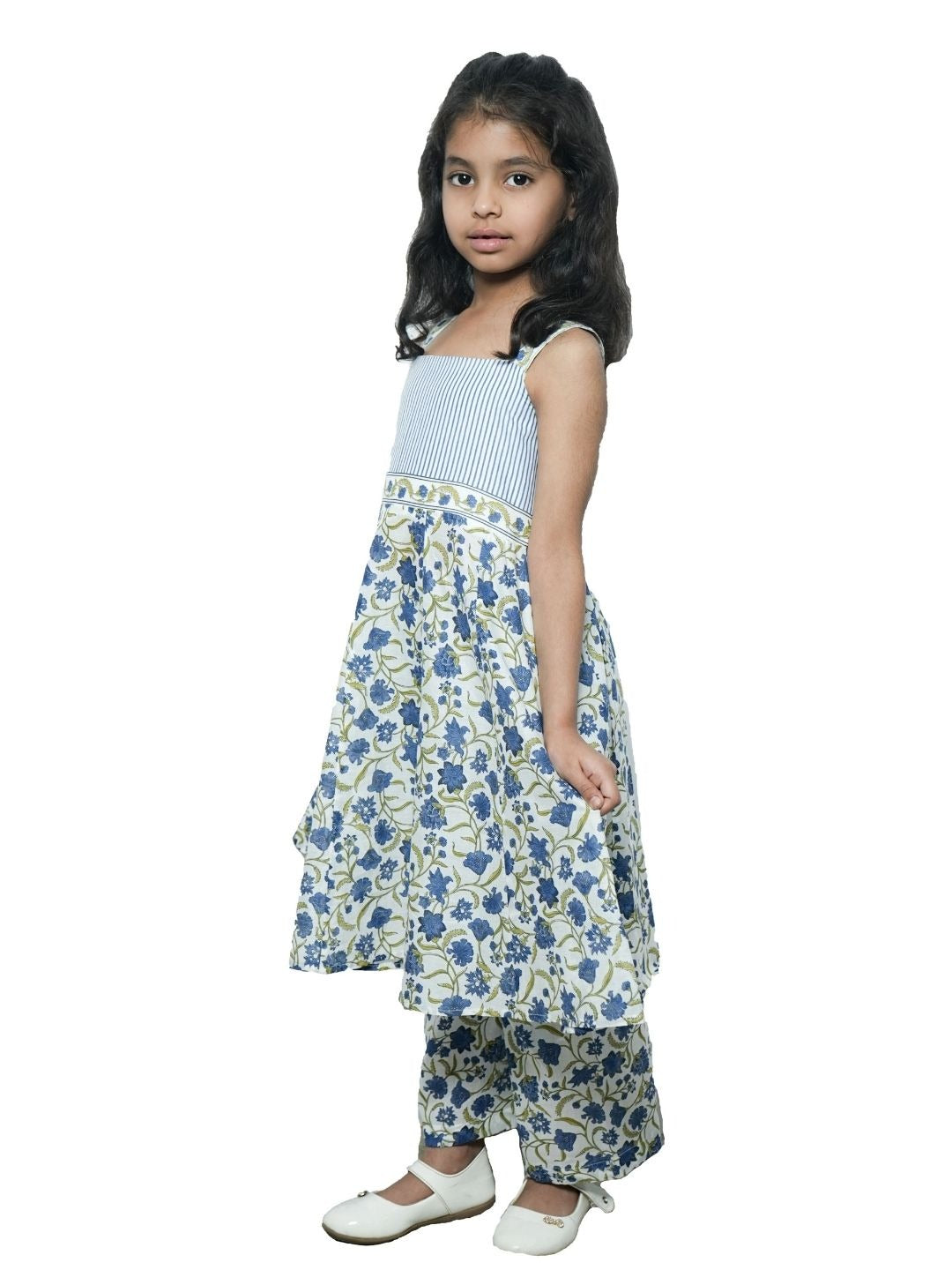 Sleeveless cotton suit for girls